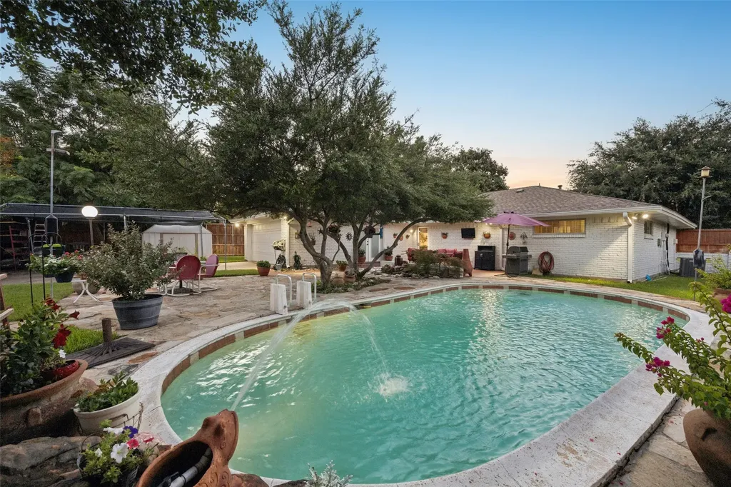 2104 Westlake Drive Plano TX 75075