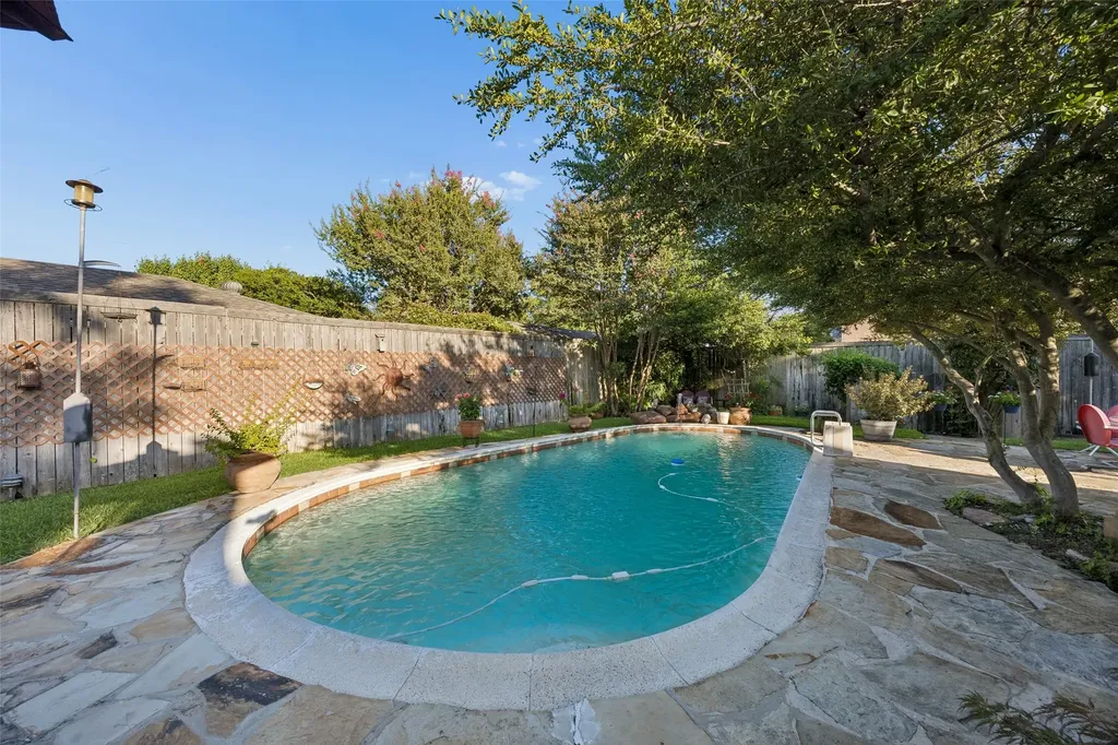 2104 Westlake Drive Plano TX 75075