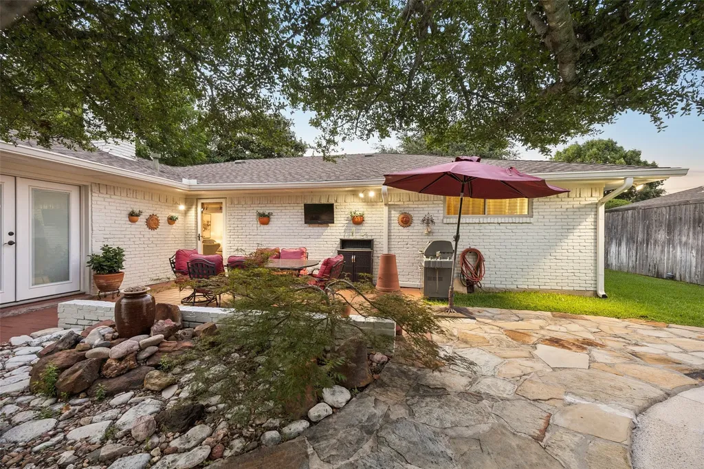 2104 Westlake Drive Plano TX 75075