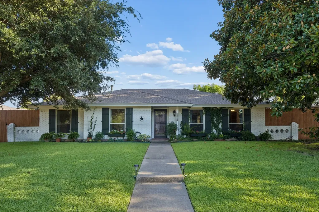 2104 Westlake Drive Plano TX 75075