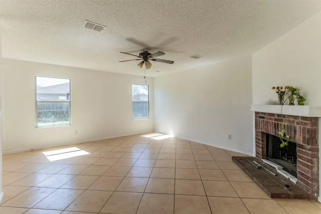 3883 Steeplechase Drive Fort Worth TX 76123
