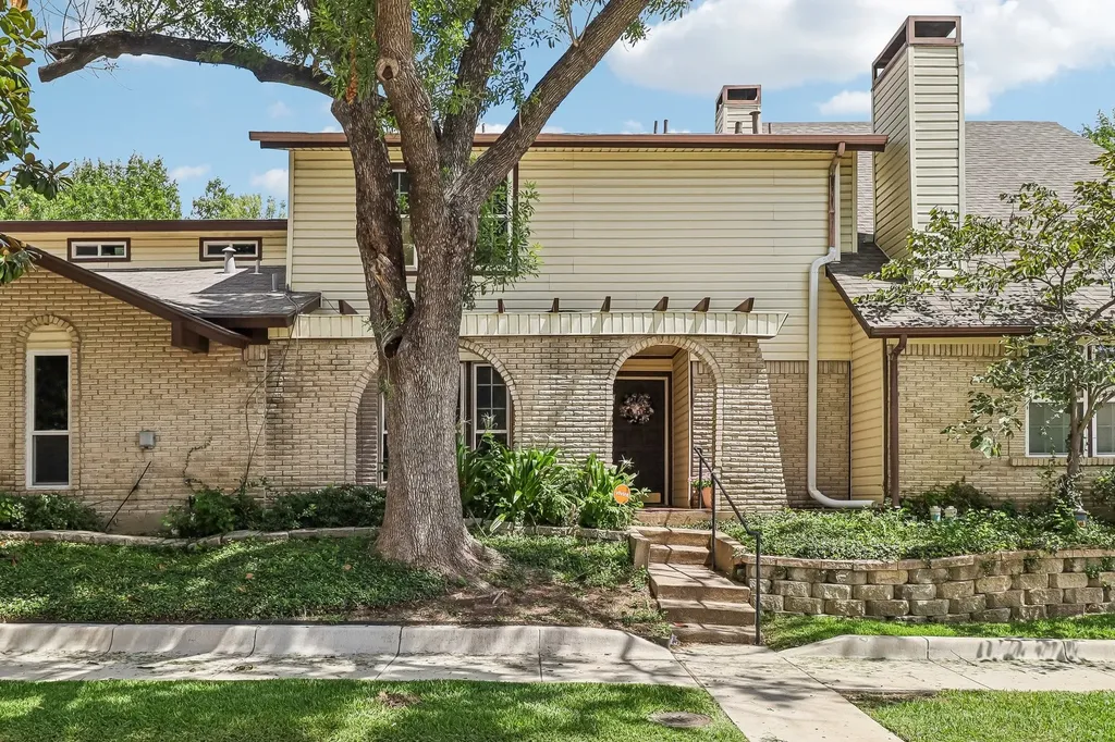 2059 Embassy Way Carrollton TX 75006