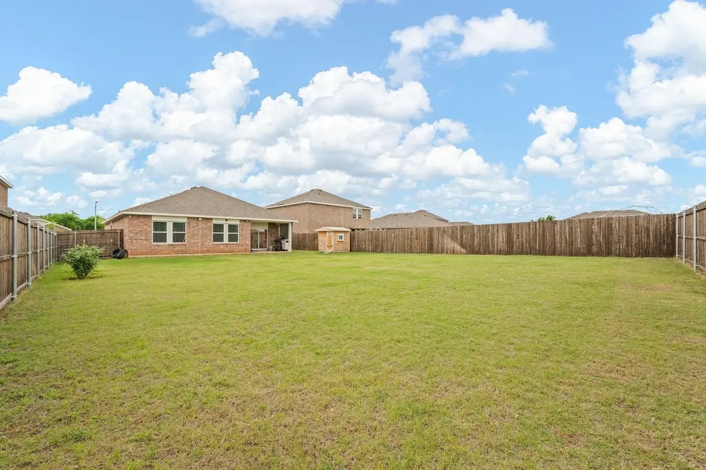 8 Glen Crossings Road Edgecliff Village TX 76134