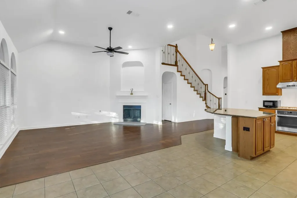 1194 Maple Ridge Way Murphy TX 75094