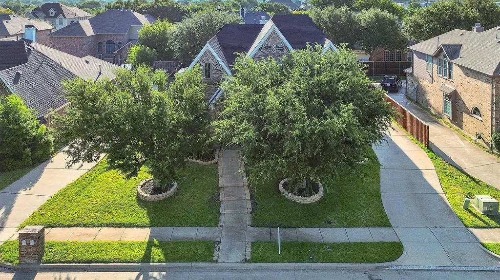 1194 Maple Ridge Way Murphy TX 75094