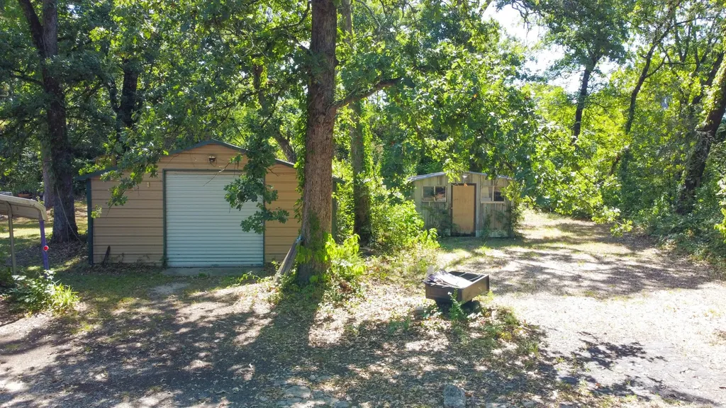 801 County Road 2406 Tool TX 75143