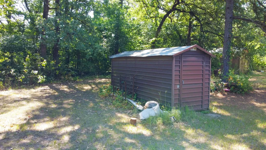 801 County Road 2406 Tool TX 75143