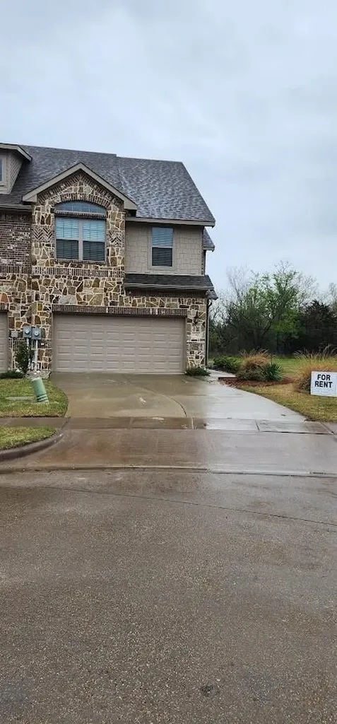702 Amber Greenville TX 75042