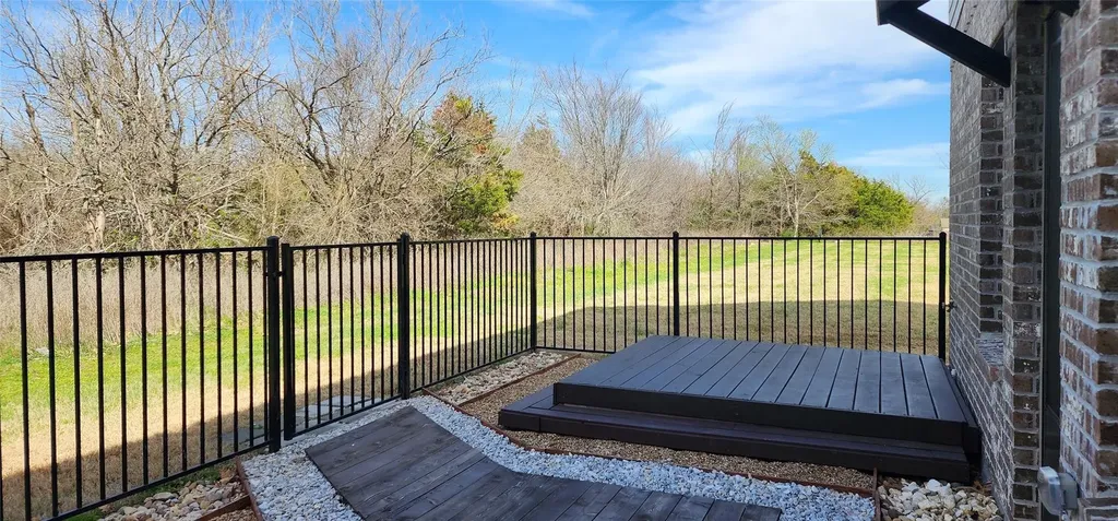 702 Amber Greenville TX 75042