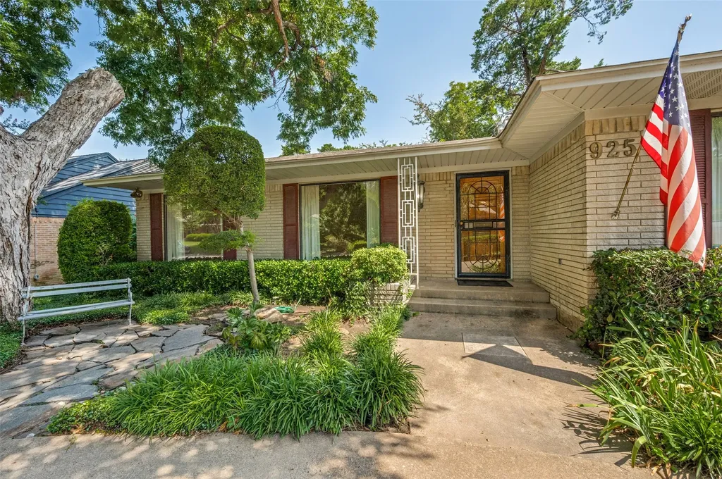 925 Knott Place Dallas TX 75208
