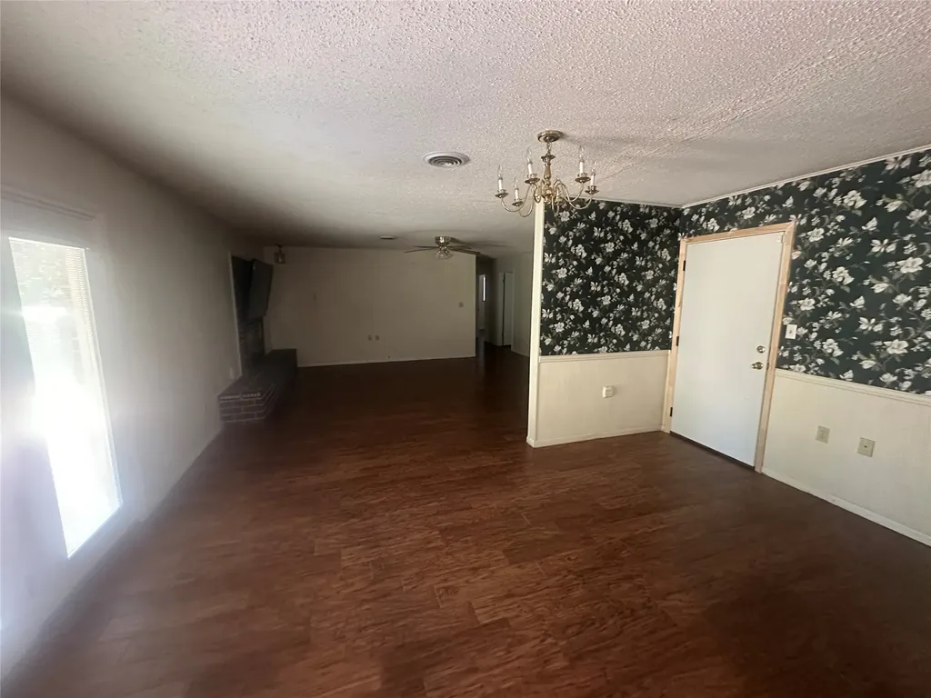 1507 N Matthews Street Bowie TX 76230
