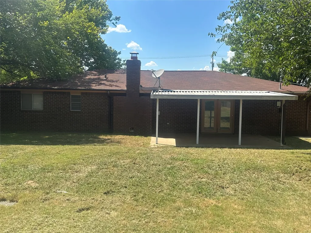1507 N Matthews Street Bowie TX 76230
