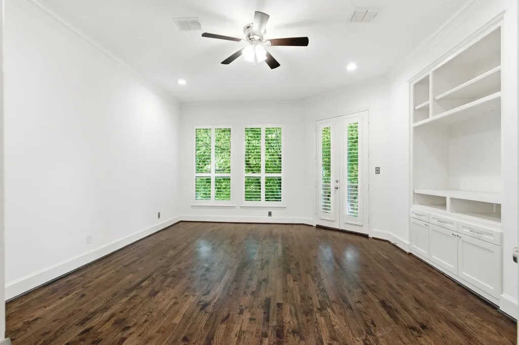 18323 Frankford Lakes Circle Dallas TX 75252