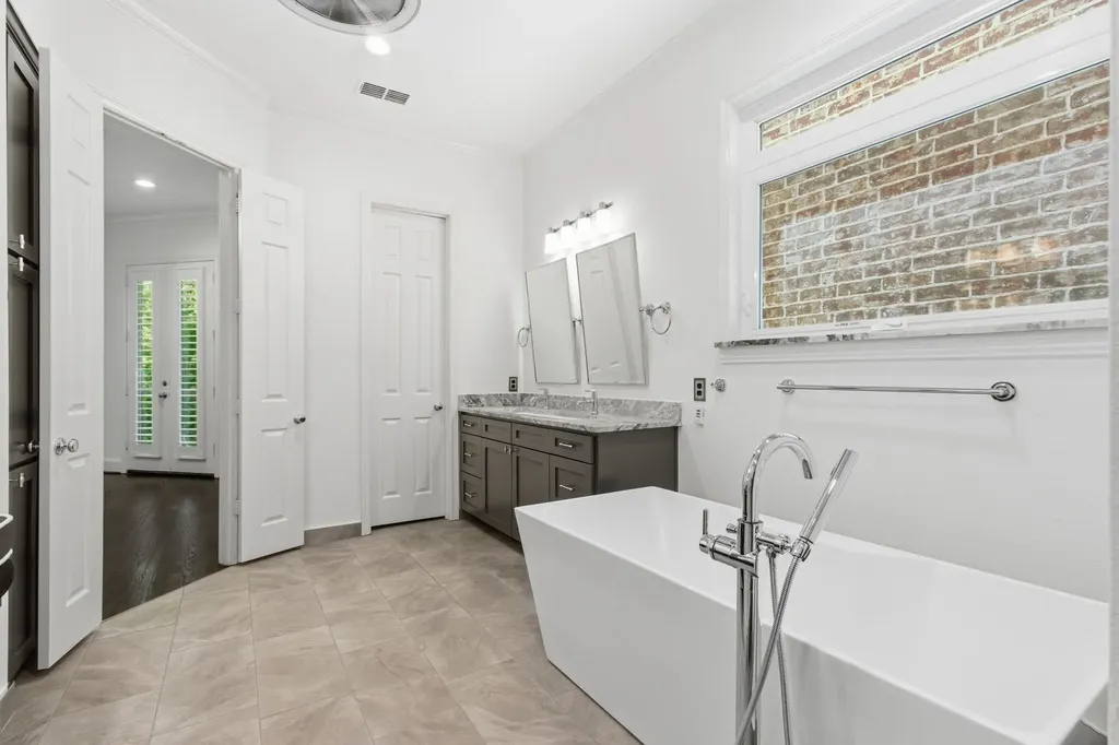18323 Frankford Lakes Circle Dallas TX 75252