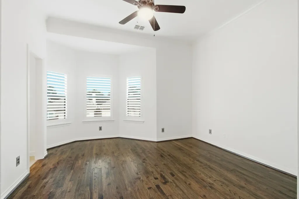 18323 Frankford Lakes Circle Dallas TX 75252
