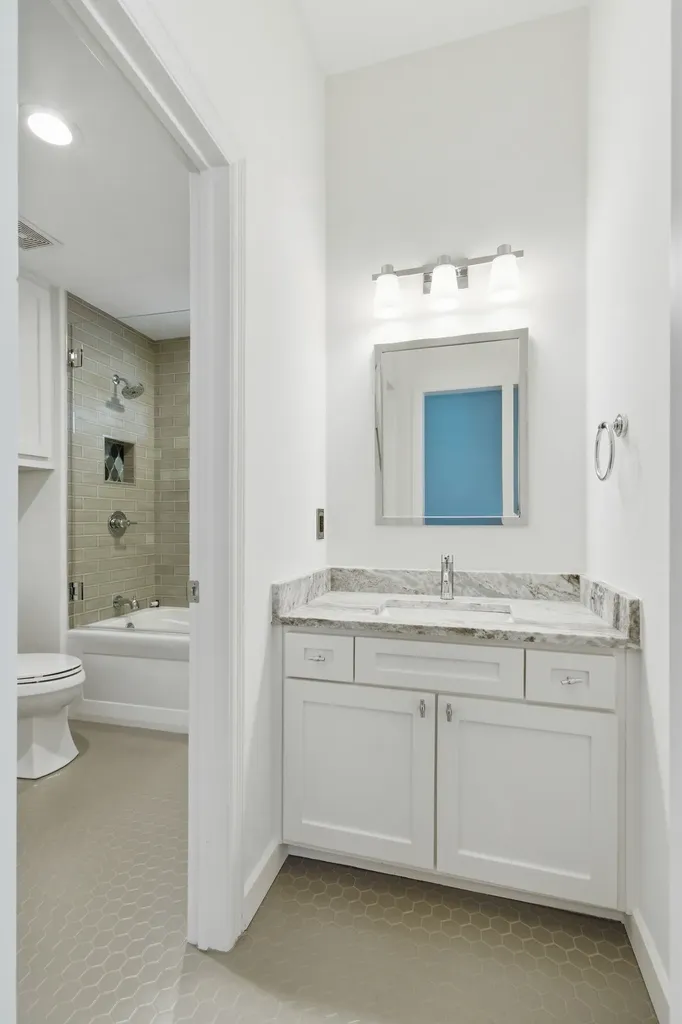 18323 Frankford Lakes Circle Dallas TX 75252