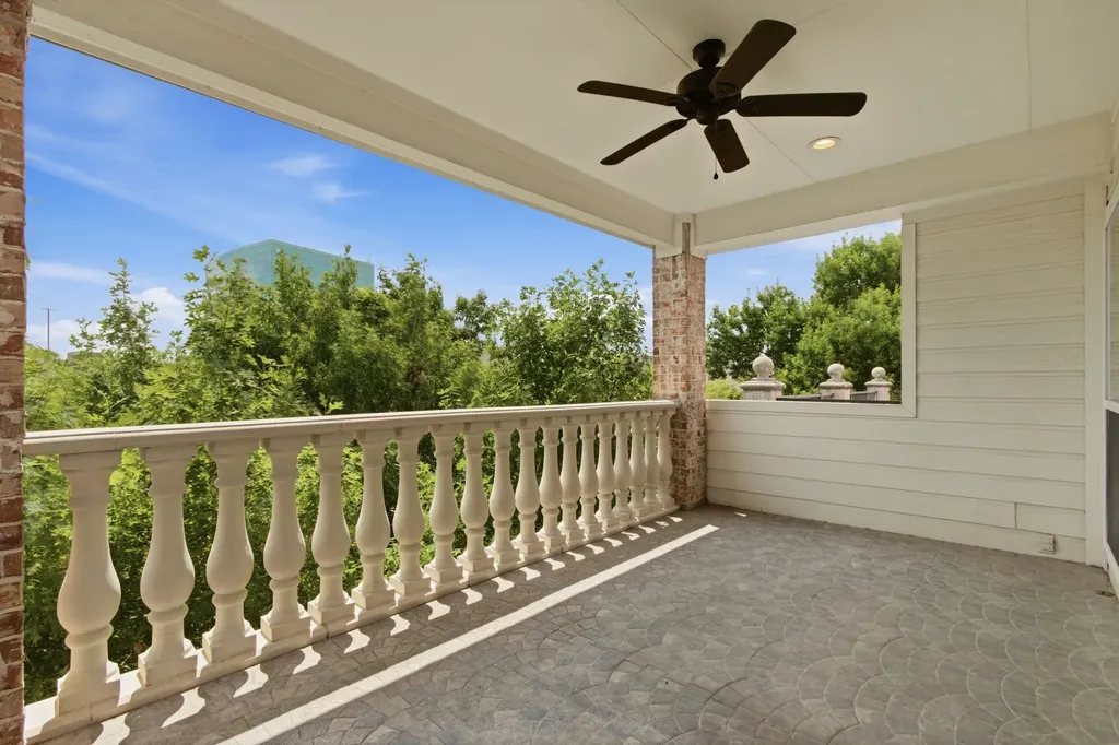 18323 Frankford Lakes Circle Dallas TX 75252