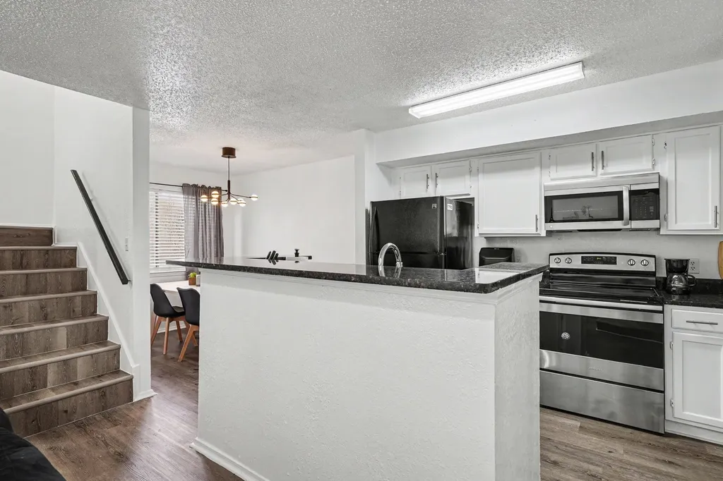 2304 Balsam Drive Arlington TX 76006