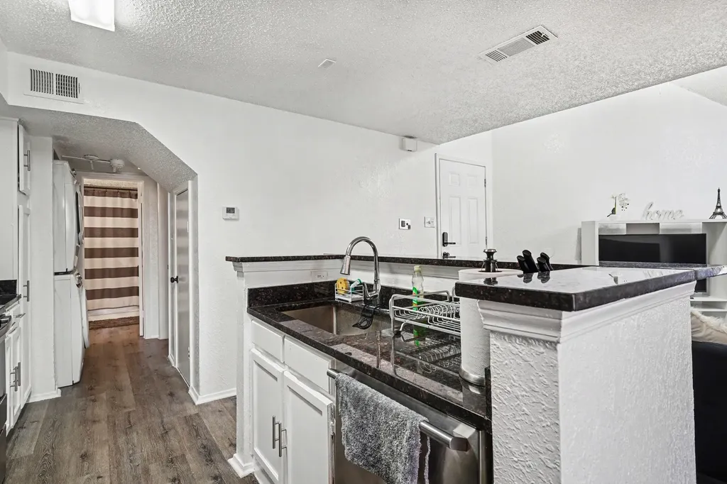 2304 Balsam Drive Arlington TX 76006