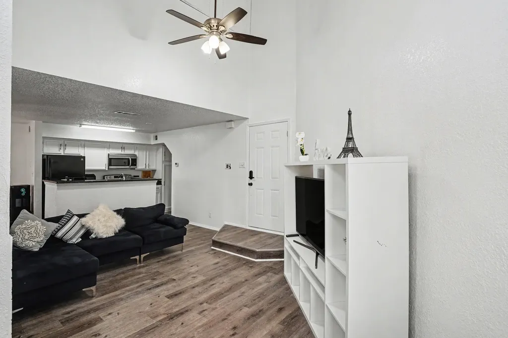 2304 Balsam Drive Arlington TX 76006