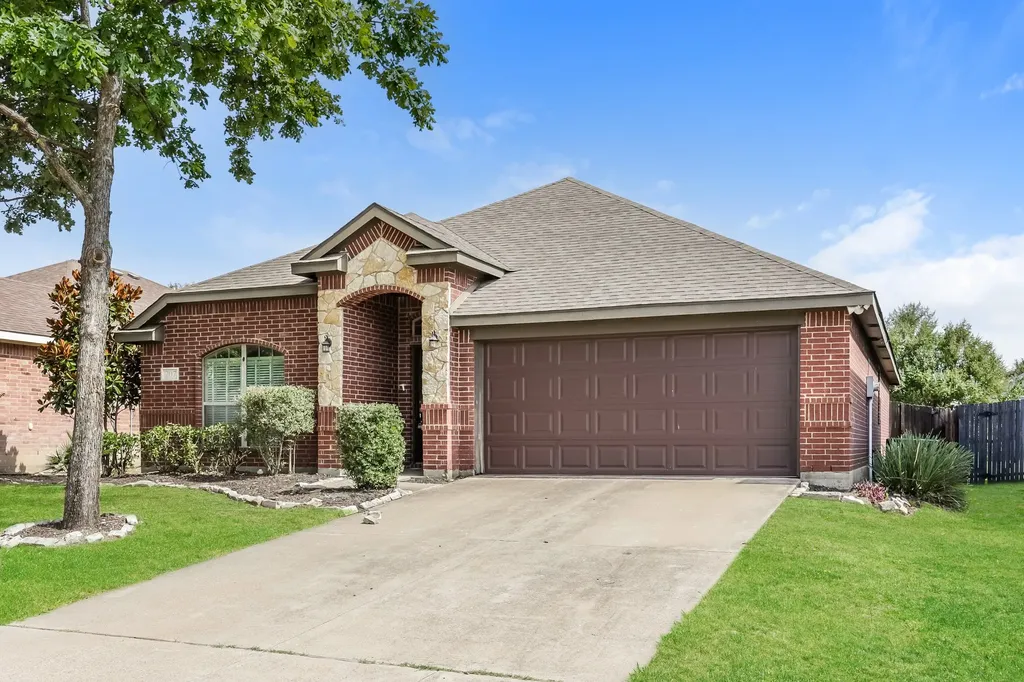 207 Rawhide Street Waxahachie TX 75165