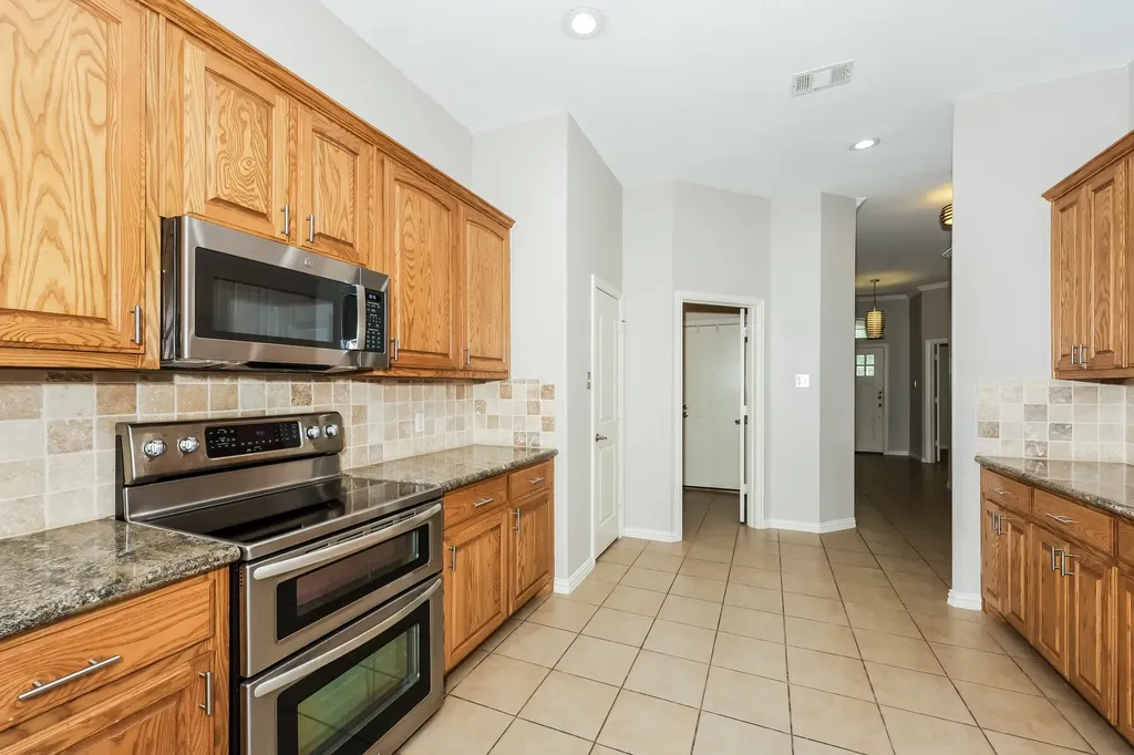 207 Rawhide Street Waxahachie TX 75165