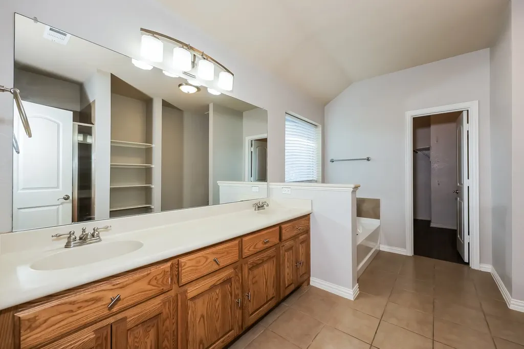 207 Rawhide Street Waxahachie TX 75165