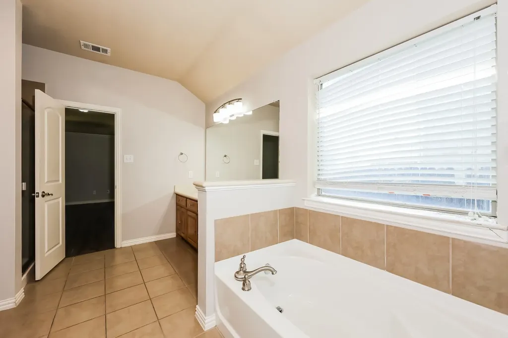 207 Rawhide Street Waxahachie TX 75165