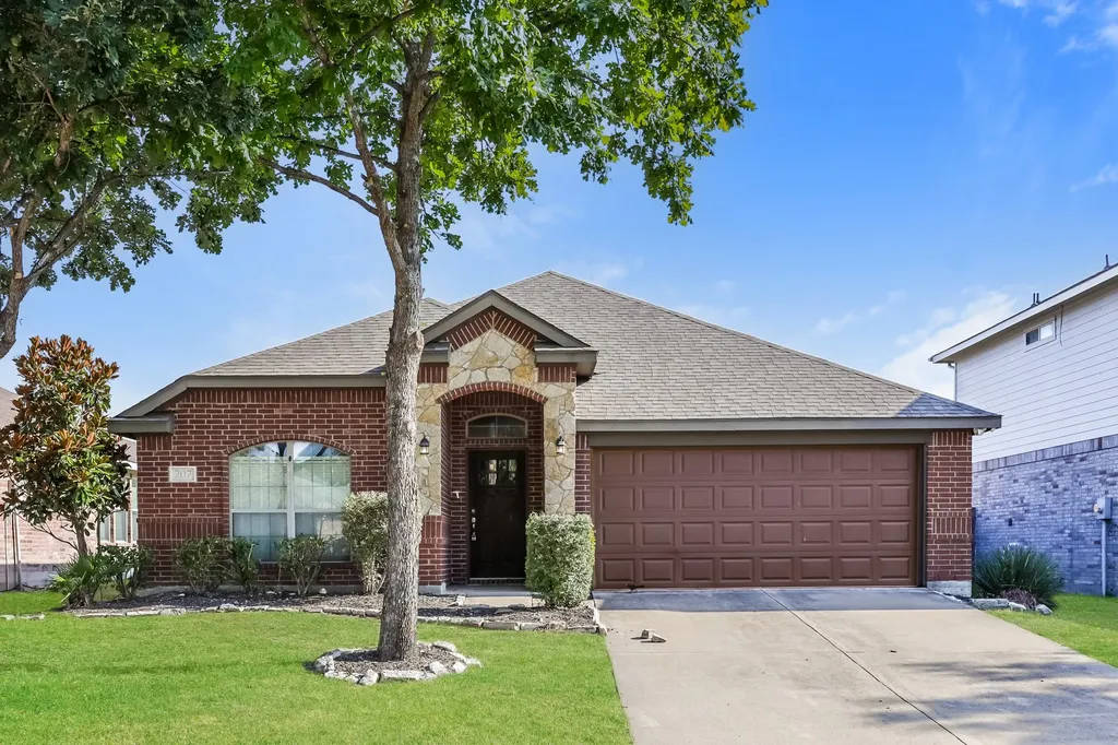 207 Rawhide Street Waxahachie TX 75165