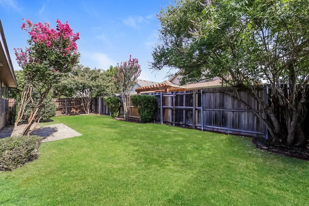 207 Rawhide Street Waxahachie TX 75165