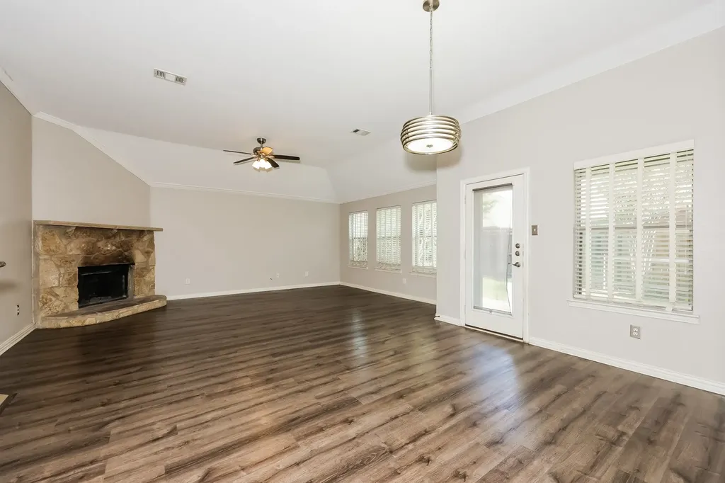 207 Rawhide Street Waxahachie TX 75165