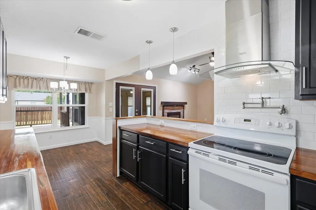 6572 Ridglea Drive Watauga TX 76148