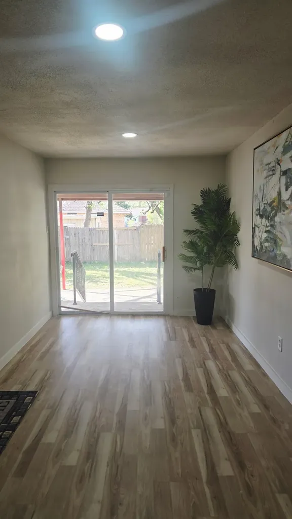 1415 Gillette Street Dallas TX 75217