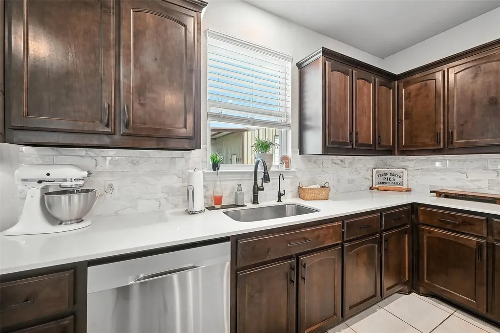 136 Meadow Vista Drive Rhome TX 76078