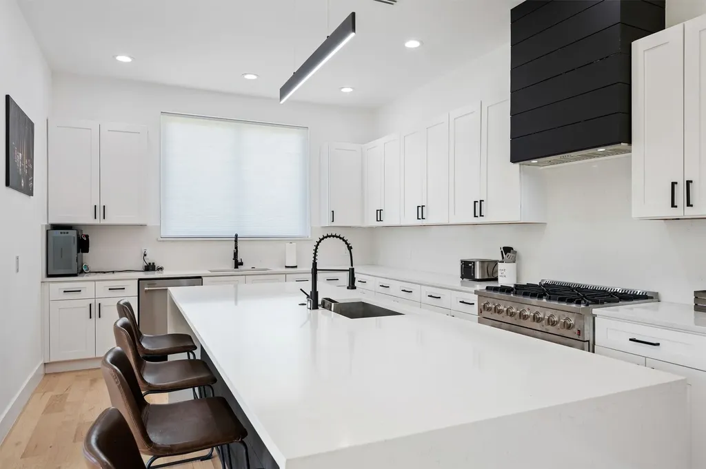 6802 Lockheed Avenue Dallas TX 75209