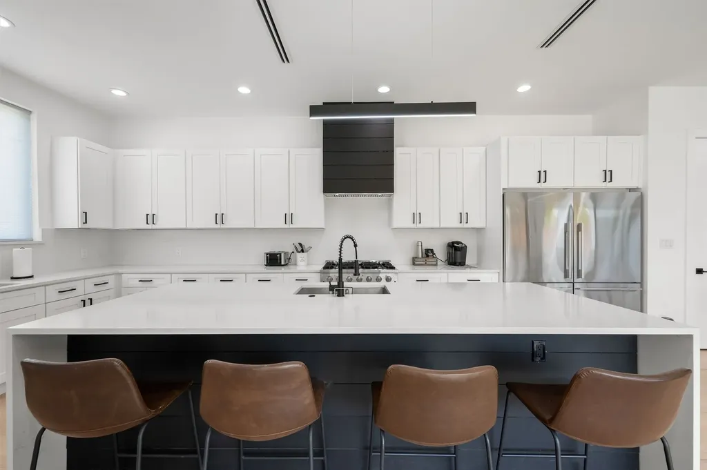 6802 Lockheed Avenue Dallas TX 75209