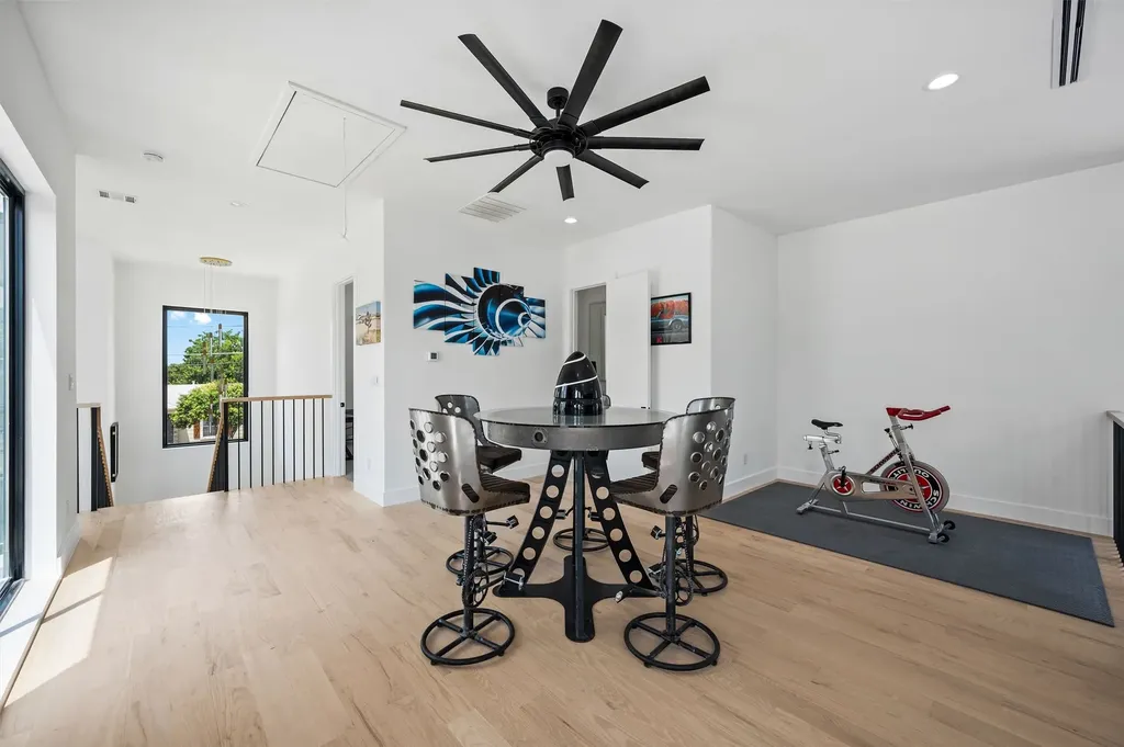 6802 Lockheed Avenue Dallas TX 75209