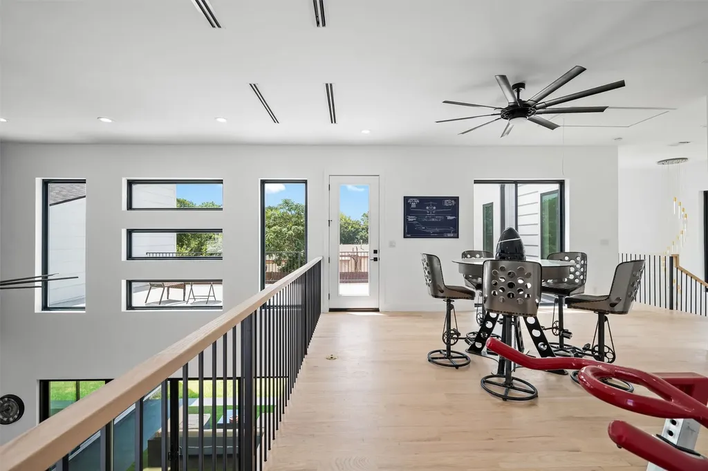 6802 Lockheed Avenue Dallas TX 75209