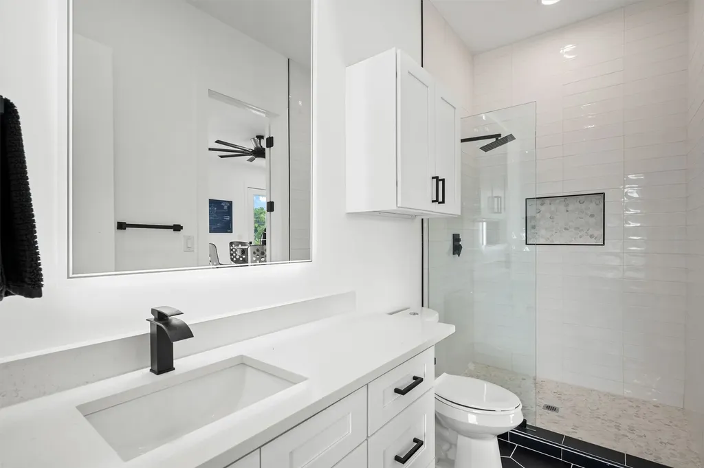 6802 Lockheed Avenue Dallas TX 75209