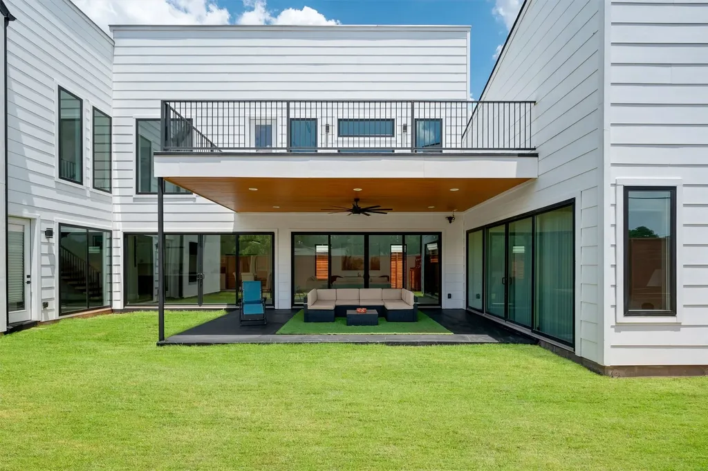 6802 Lockheed Avenue Dallas TX 75209