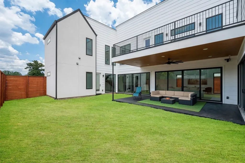 6802 Lockheed Avenue Dallas TX 75209