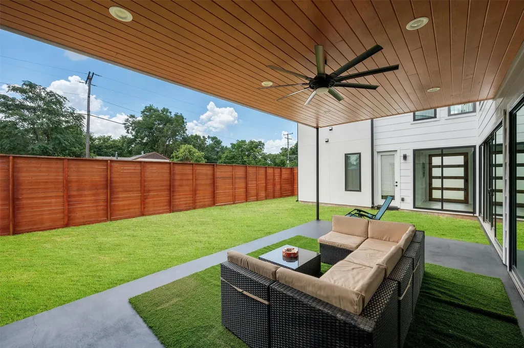 6802 Lockheed Avenue Dallas TX 75209