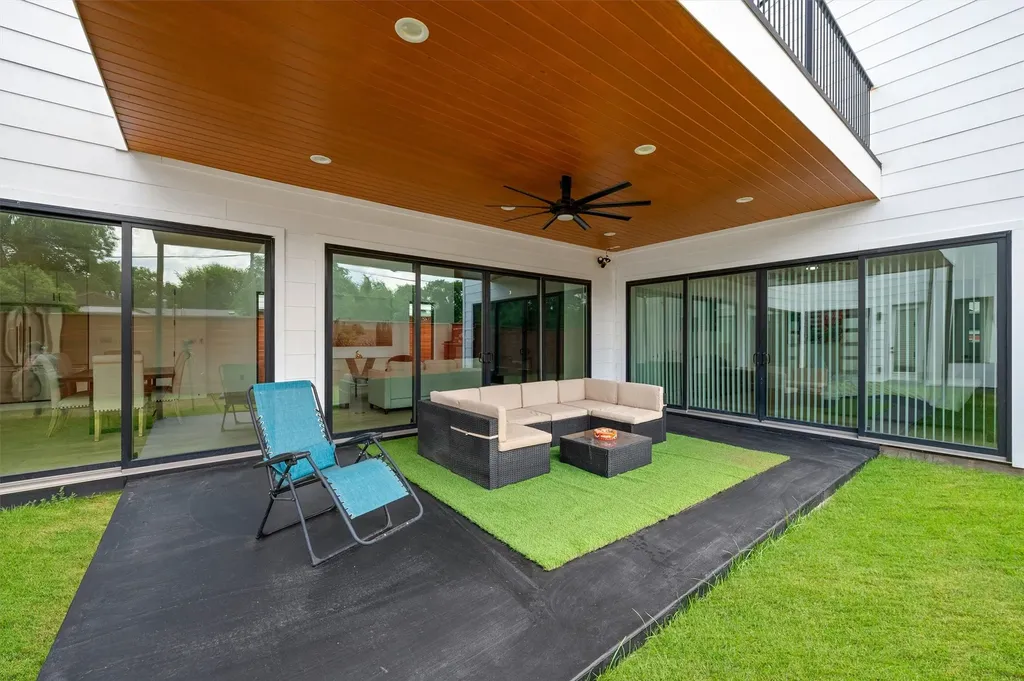 6802 Lockheed Avenue Dallas TX 75209