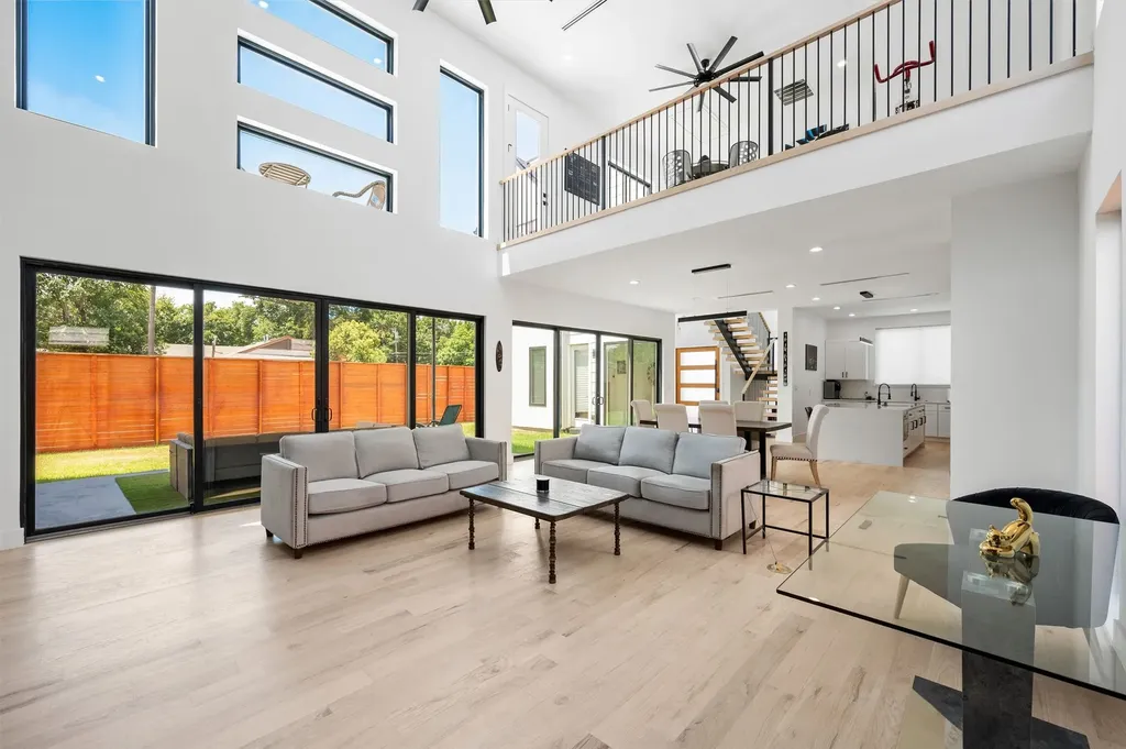 6802 Lockheed Avenue Dallas TX 75209