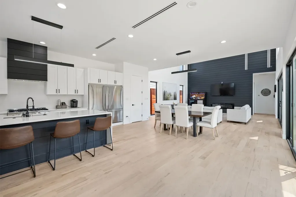6802 Lockheed Avenue Dallas TX 75209