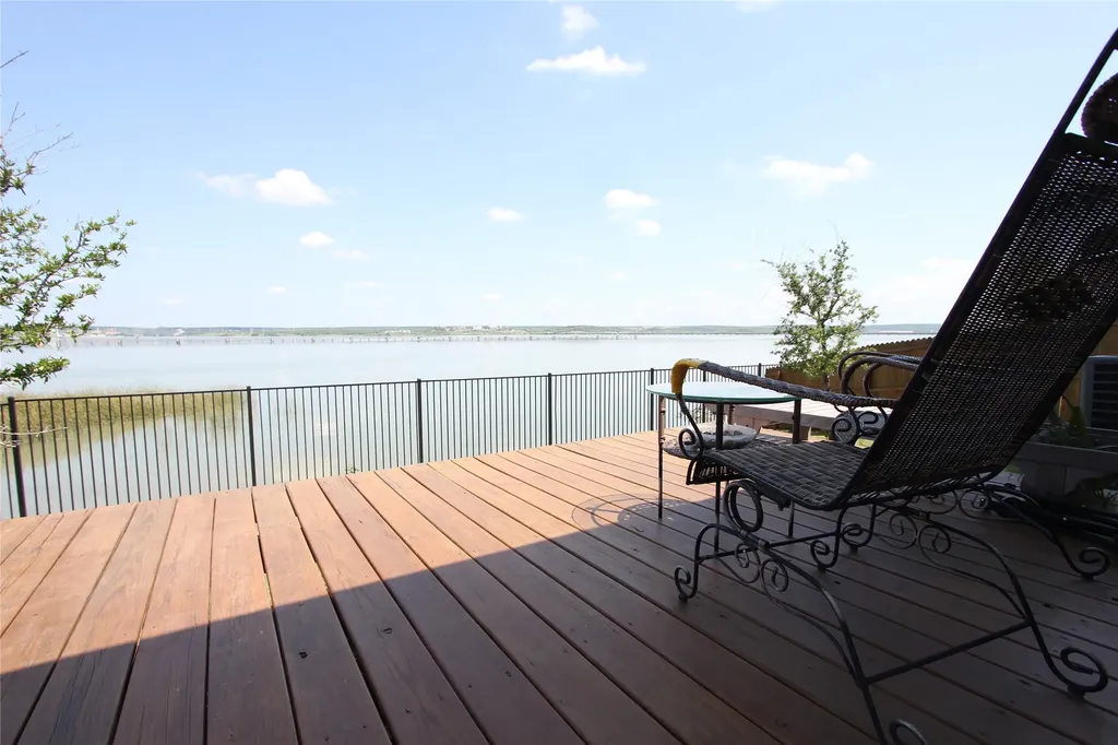 1810 Bayfront Drive Dallas TX 75051