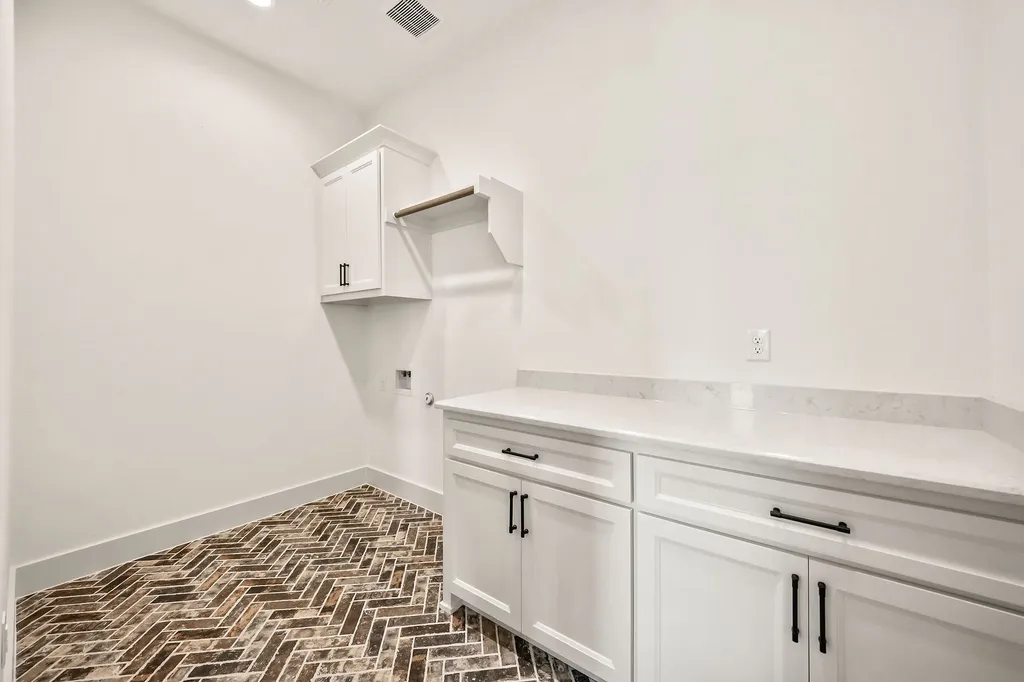 761 Burr Oak Lane Weatherford TX 76085