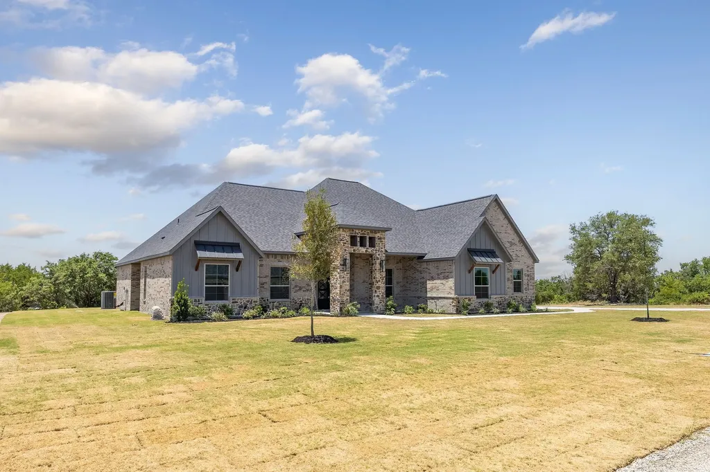 761 Burr Oak Lane Weatherford TX 76085