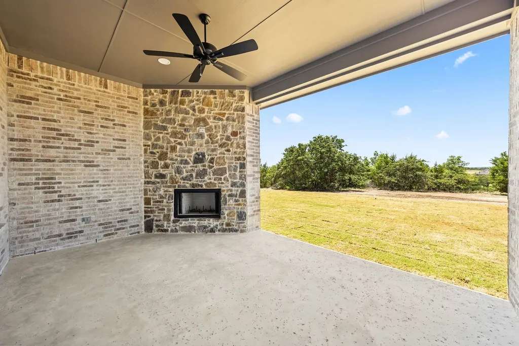 761 Burr Oak Lane Weatherford TX 76085
