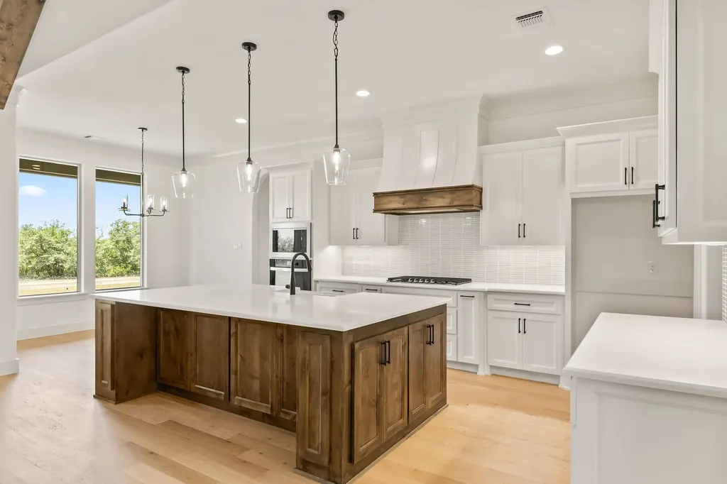 761 Burr Oak Lane Weatherford TX 76085
